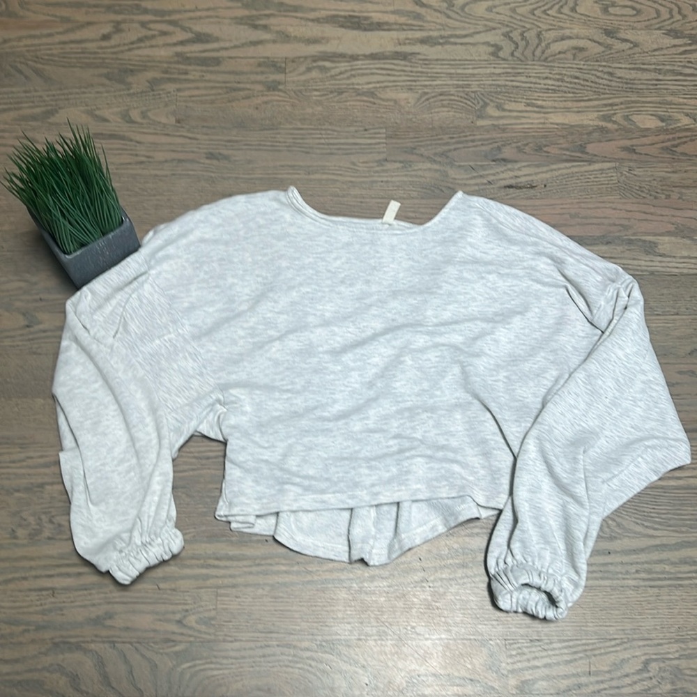 Free People Good to Go Sweatshirt Light Heather Grey Cinch Back Size SP - Picture 2 of 4